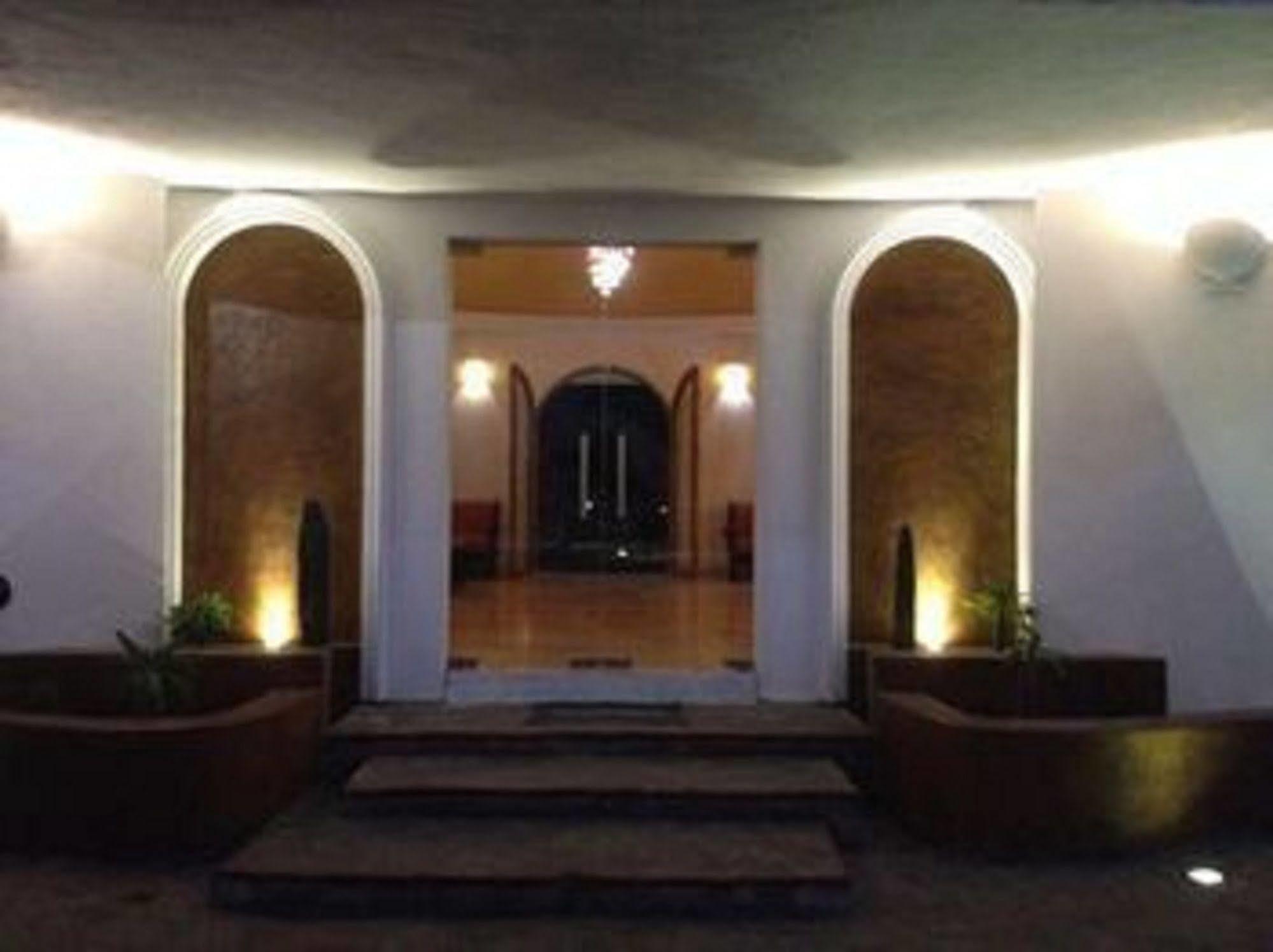 Hotel & Suites El Moro ラパス エクステリア 写真